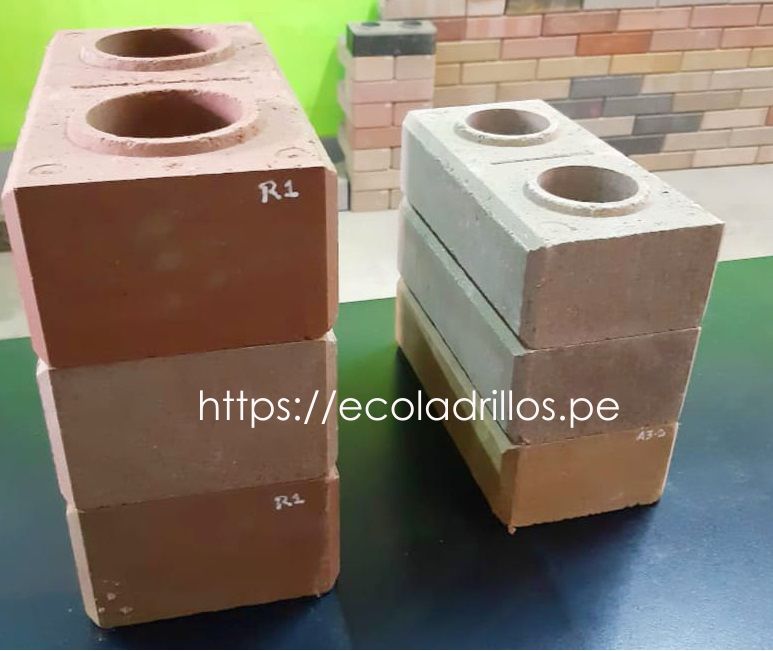 Casa ecológica de 2 pisos construida con EcoLadrillos